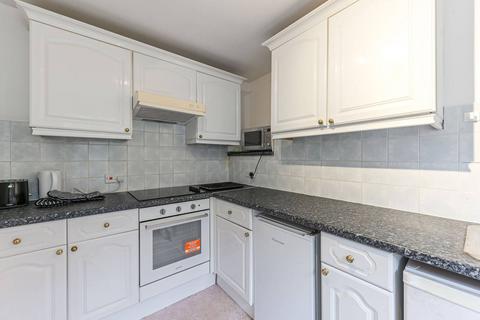 3 bedroom flat to rent, Kendoa Road, Clapham High Street, London, SW4