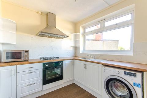 2 bedroom flat to rent, Chingford Mount Road, Chingford, London, E4