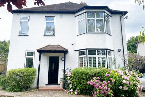 4 bedroom detached house to rent, Bromley Road, Beckenham BR3