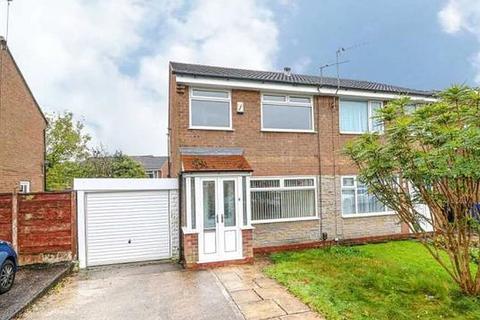 2 bedroom semi-detached house to rent, Barnfield Drive, Manchester M28