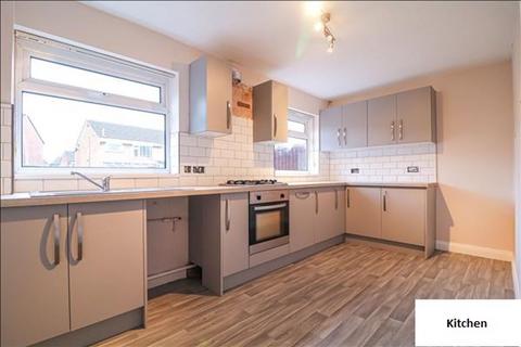 2 bedroom semi-detached house to rent, Barnfield Drive, Manchester M28