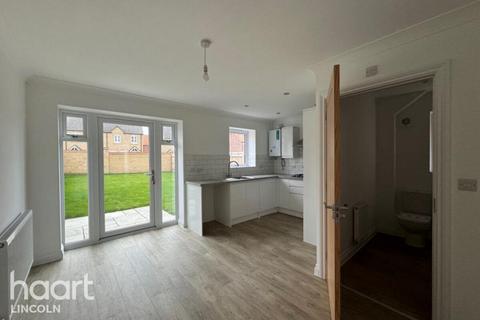 3 bedroom semi-detached house to rent, Hurricane Grove, Welton