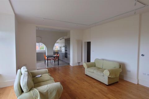 2 bedroom flat to rent, Western Esplanade, Broadstairs