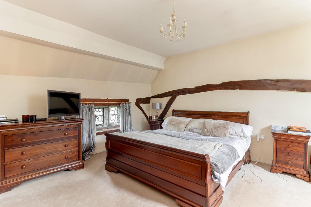 Master Bedroom - A.jpg