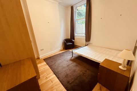 3 bedroom flat to rent, Whitehall Park, London N19