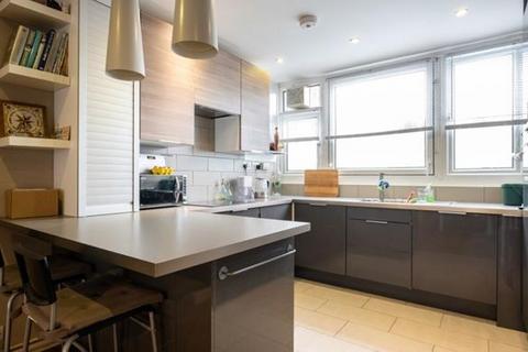 3 bedroom flat for sale, 1 Birkwood Close, Balham, London, SW12 0AU