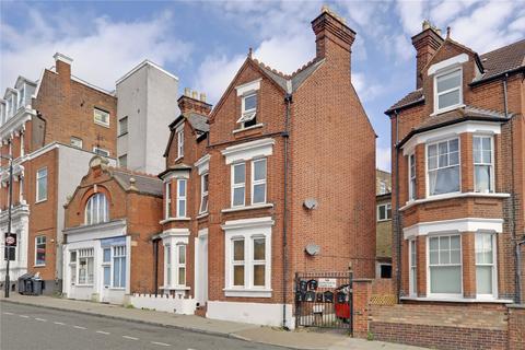 2 bedroom apartment to rent, Gleneldon Road, London SW16