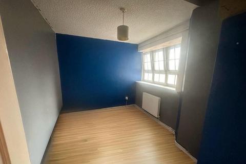 1 bedroom in a house share to rent, Bramwell House Harper Road, London