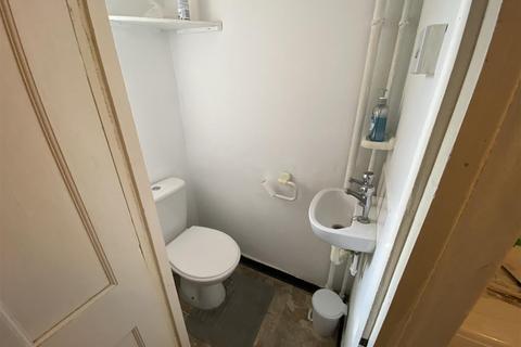 1 bedroom in a house share to rent, Bramwell House Harper Road, London