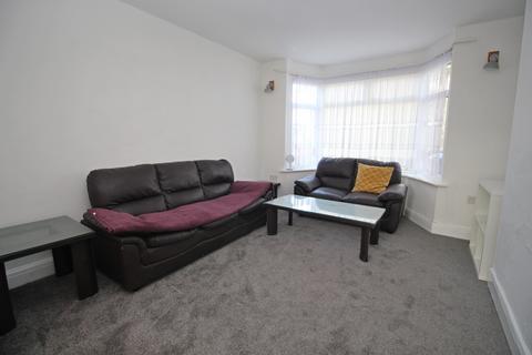 3 bedroom terraced house to rent, Bourne View UB6