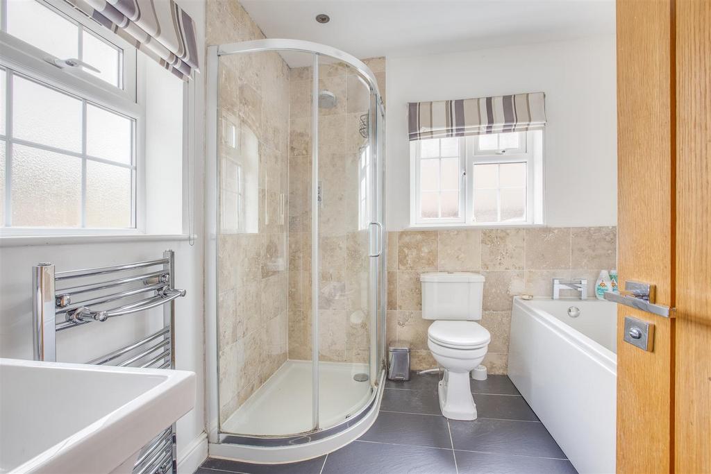 33 Hampden Road, HP13 6 SZ-7.jpg