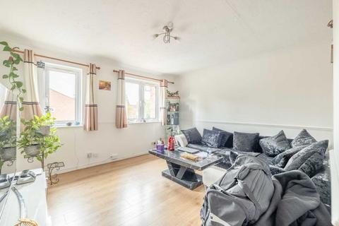 1 bedroom flat for sale, Lowdell Close, West Drayton UB7