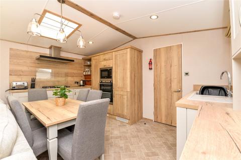 3 bedroom park home for sale, Sycamore, Bashley Caravan Park, Sway Road, New Milton, BH25