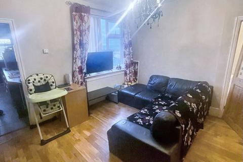 2 bedroom flat for sale, Brookland Terrace, north shields, North Shields, Tyne and Wear, NE29 8EP