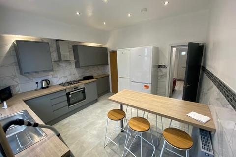 Harold Terrace, Hyde Park, Leeds, LS6 1LD