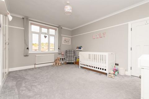 38 Watling Street, Rochester, ME2 3NY