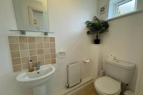 3 bedroom semi-detached house to rent, Worthington Close, Nythe, Swindon, SN3