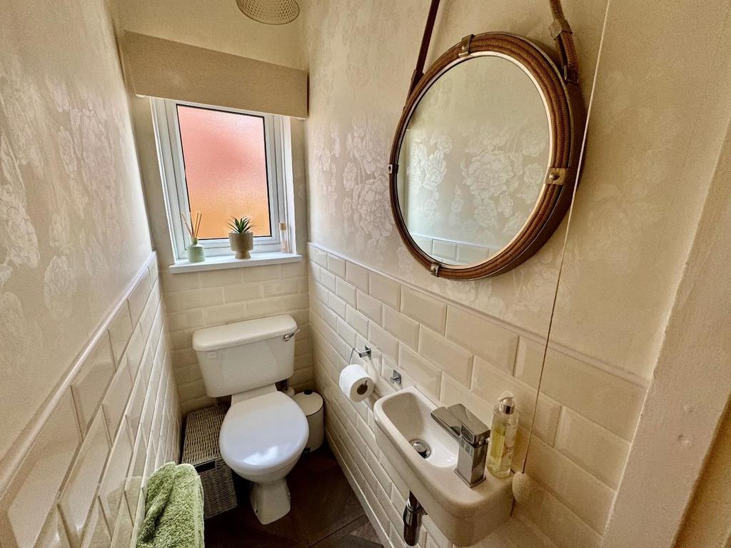 Ground floor Cloakroom/w.c.
