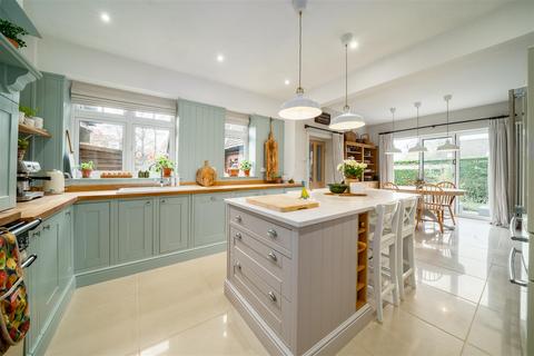 Abbotsfield Buxton Road, Leek, ST13 6NF