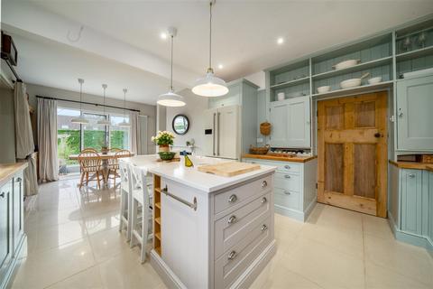 Abbotsfield Buxton Road, Leek, ST13 6NF