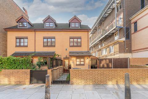 3 bedroom terraced house for sale, Old Ford Road, Bow E3