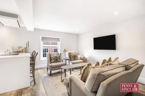 2 bedroom apartment to rent, Bell Street, RG9 2BA