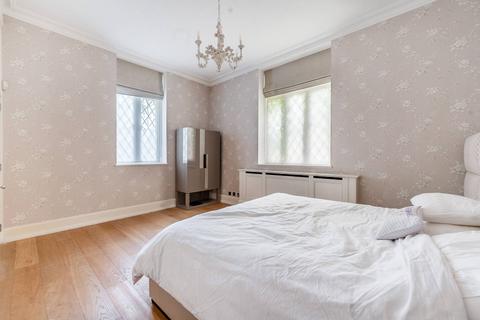 2 bedroom flat to rent, Stone Hall Gardens, Kensington, London, W8