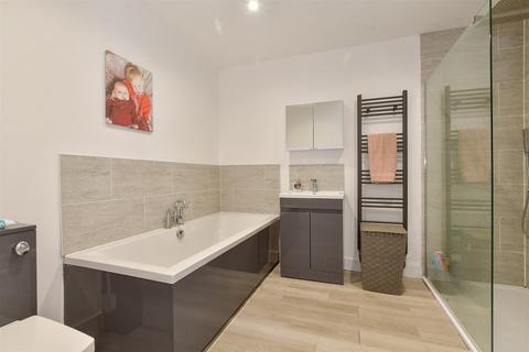 11 Carruthers Drive, Wickford, SS11 7EY