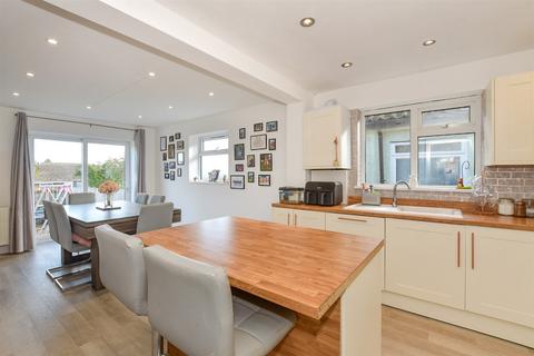 11 Carruthers Drive, Wickford, SS11 7EY