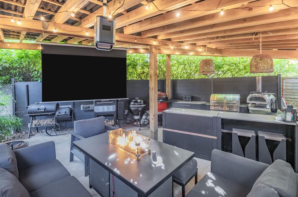 'Secret' Kitchen/Entertainment area