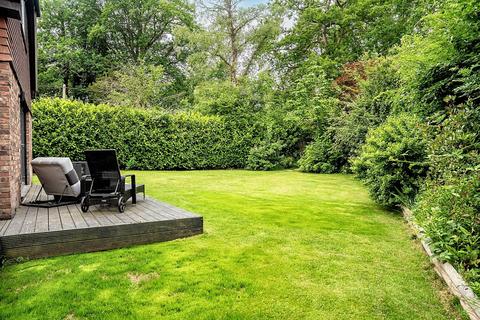 5 bedroom detached house for sale, Chequer Close, Ifold, Loxwood, RH14 0FZ