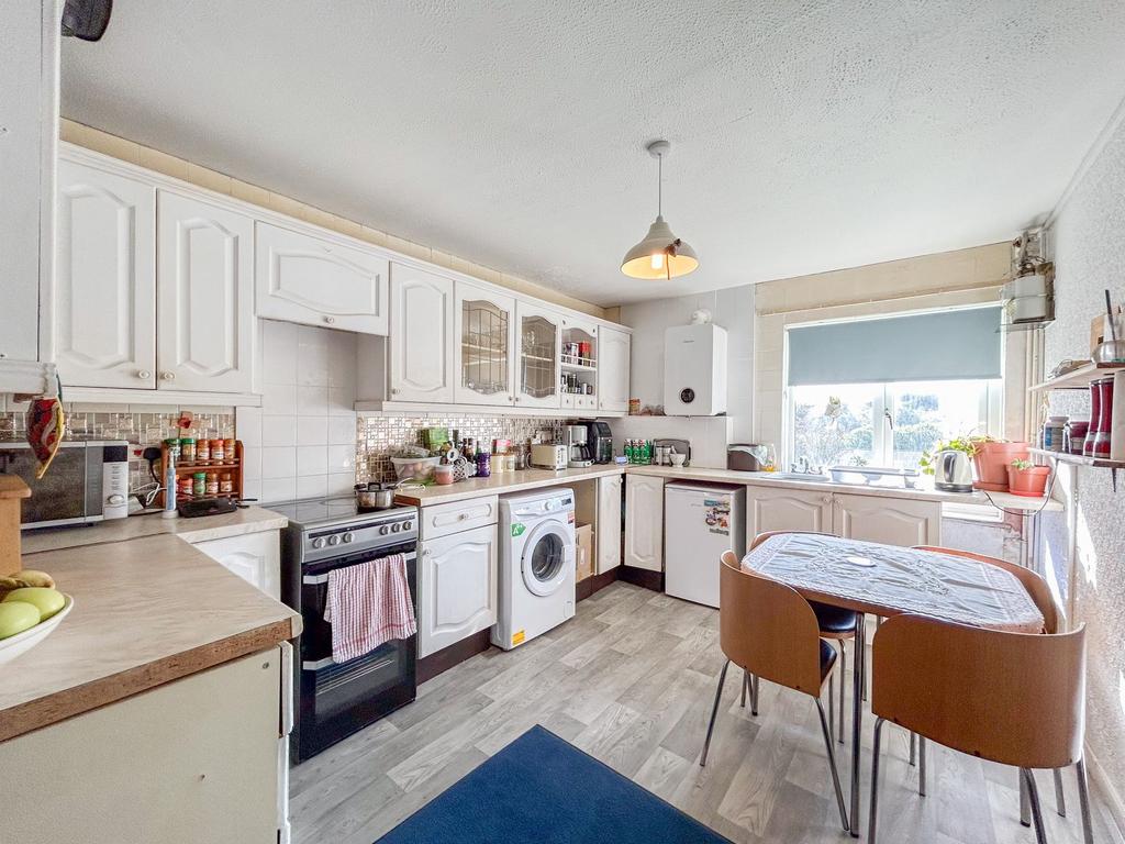 Thornbury Park, Rogerstone, NP10 2 bed apartment for sale £110,000