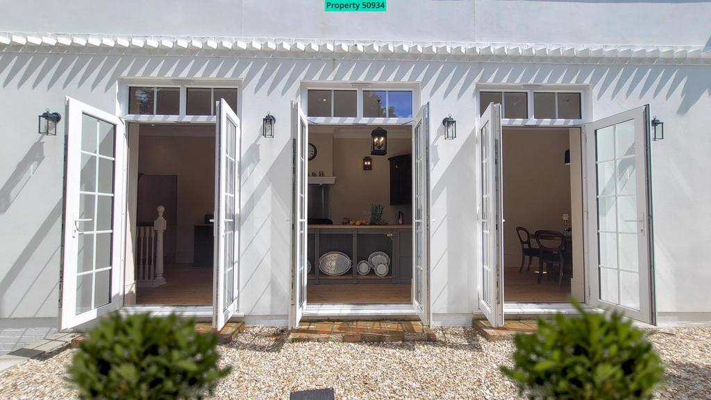 Indoor/outdoor living