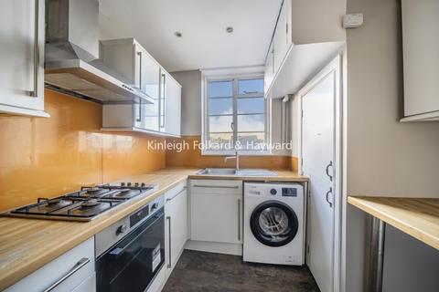 4 bedroom apartment to rent, Crouch End Hill London N8