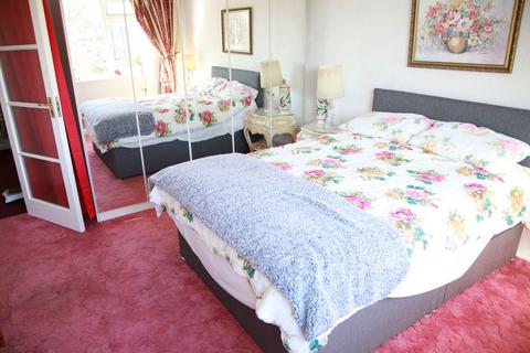 Flat 29, Crescent Court, 33 Chine Crescent, Bournemouth, BH2 5LA