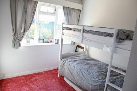 Flat 29, Crescent Court, 33 Chine Crescent, Bournemouth, BH2 5LA