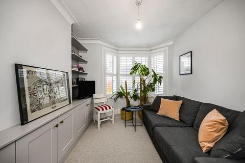 2 bedroom flat for sale, Hockley Avenue, London E6