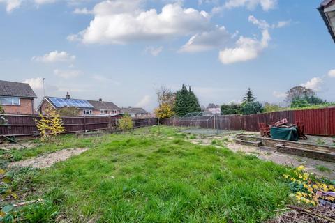 3 bedroom semi-detached house for sale, Banbury,  Oxfordshire,  OX16