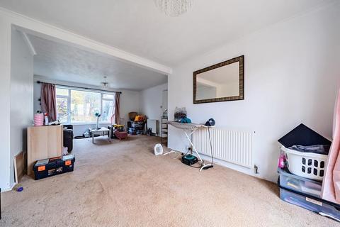 3 bedroom semi-detached house for sale, Banbury,  Oxfordshire,  OX16