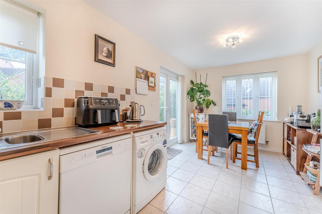 Kitchen/Dining Room