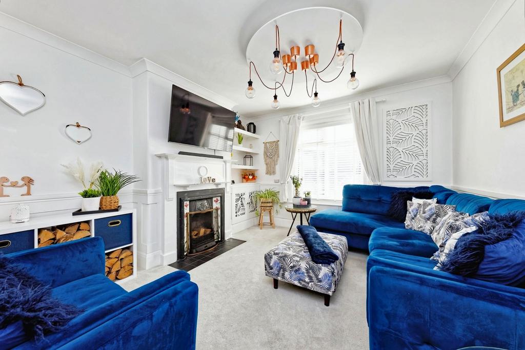 Newington Road, Ramsgate CT12 4 bed semidetached house for sale £355,000