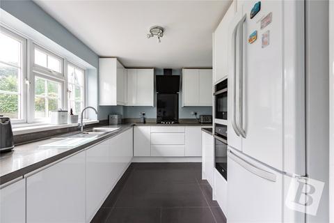 21 Roseacre Close, Hornchurch, RM11 3NJ