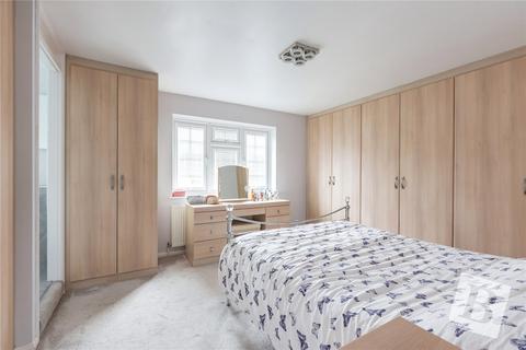 21 Roseacre Close, Hornchurch, RM11 3NJ