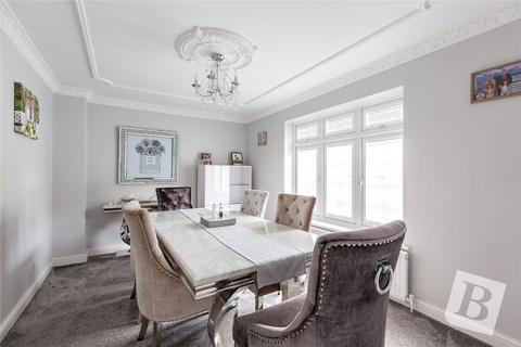21 Roseacre Close, Hornchurch, RM11 3NJ