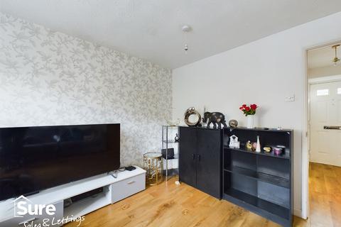 2 bedroom semi-detached house to rent, Simmons Court, Aylesbury, Buckinghamshire, HP21 9QR