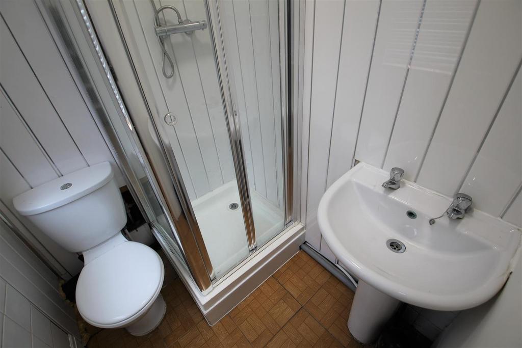 Bathroom 1.jpg