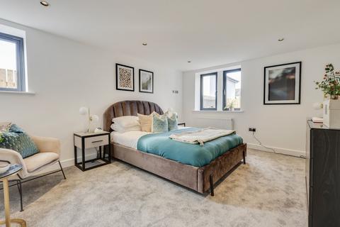 1 bedroom flat for sale, Brookland House, Harper Lane, Yeadon, Leeds, West Yorkshire, LS19