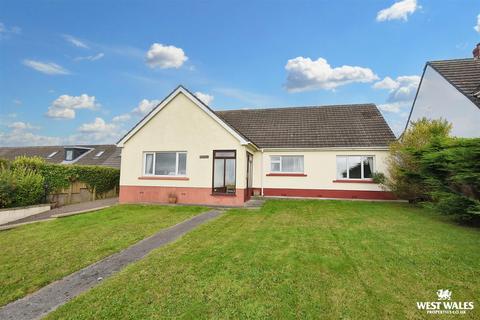 4 bedroom detached bungalow for sale, Grass Holm Close, Roch