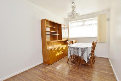 3 bedroom terraced house to rent, Webb Gardens, Plaistow, London, E13 8SR