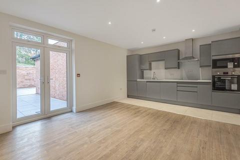 2 bedroom flat to rent, 52 Amersham Hill, High Wycombe HP13